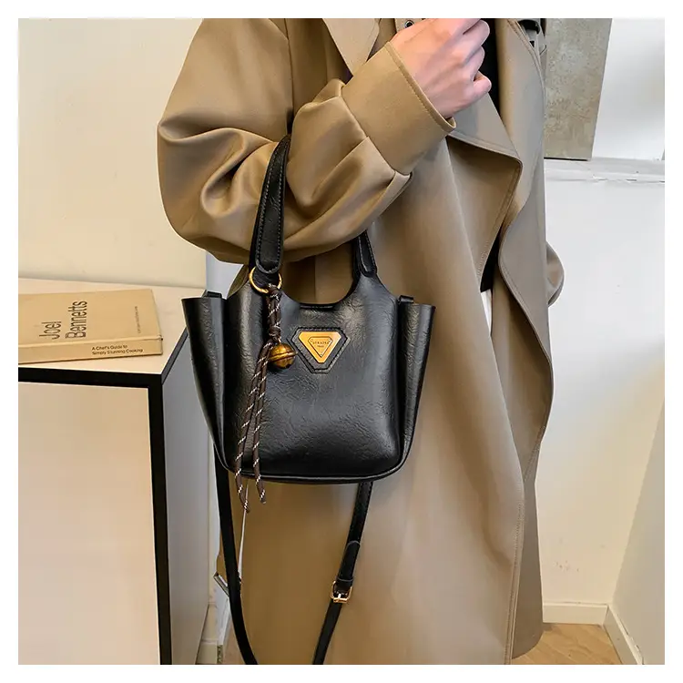 Women Retro Brown Hand Bag K-Style 2025 — feature 18