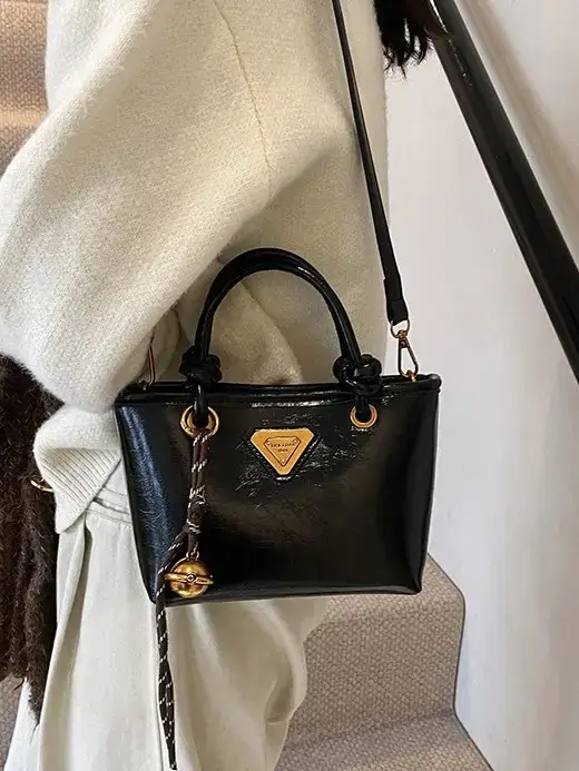 Women's Brown Leather Bucket Bag with Chain Strap - Image 9