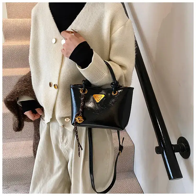 Women's Brown Leather Bucket Bag with Chain Strap — feature 10