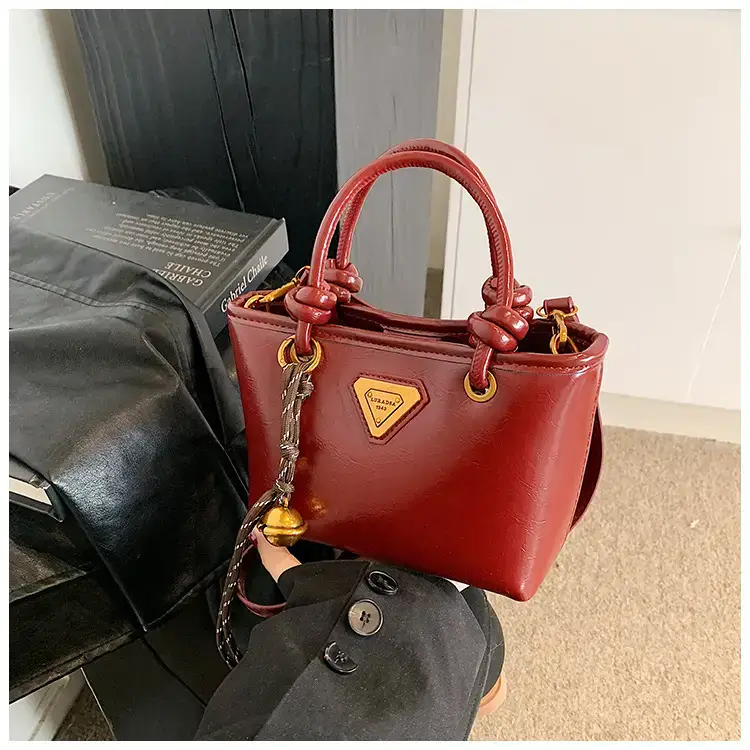 Women's Brown Leather Bucket Bag with Chain Strap — feature 30