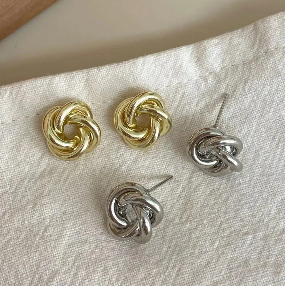 Cold Style Retro Knot Circle Ear Studs 2024 — feature 3