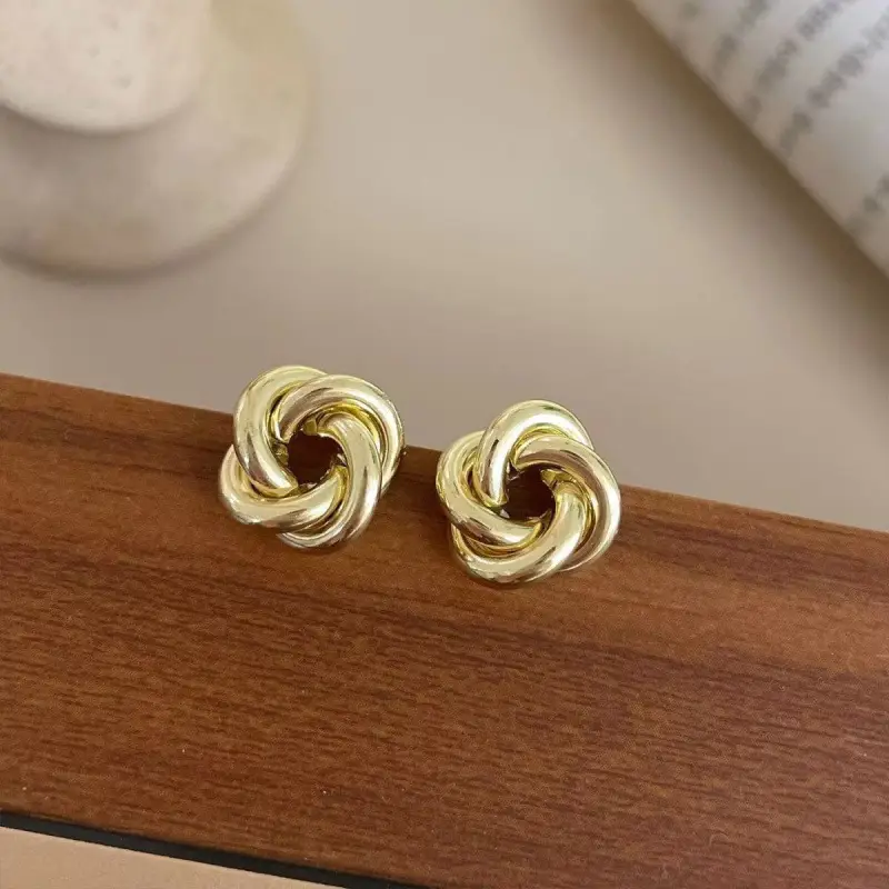 Cold Style Retro Knot Circle Ear Studs 2024