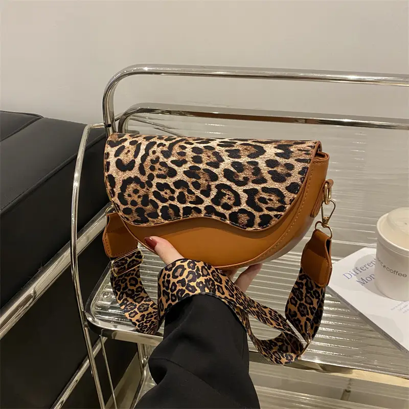 Leopard Print Saddle Bag with Wide Strap 2024 - Image 5
