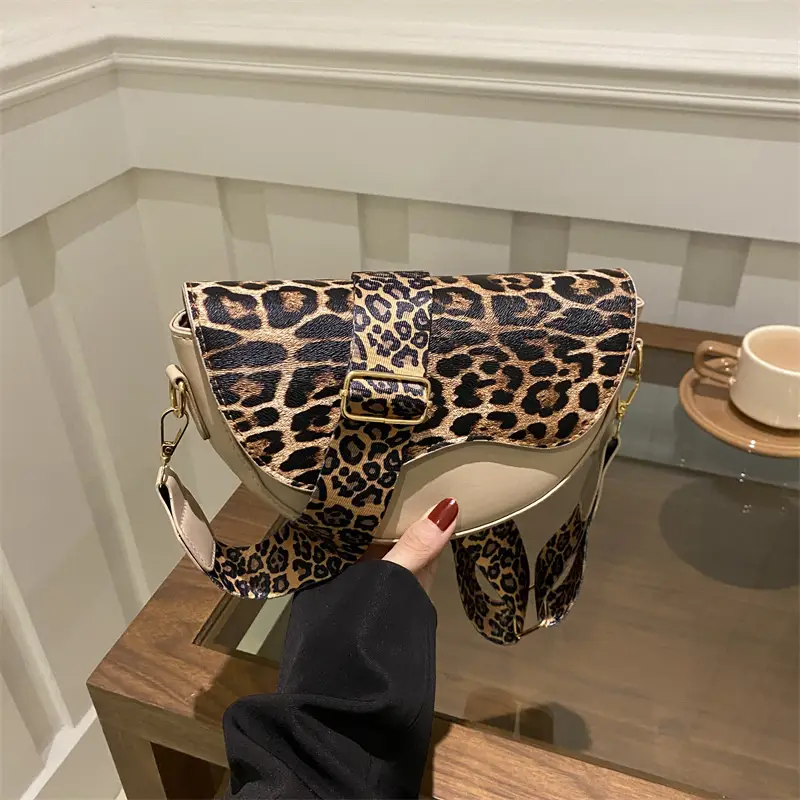 Leopard Print Saddle Bag with Wide Strap 2024 - Image 6