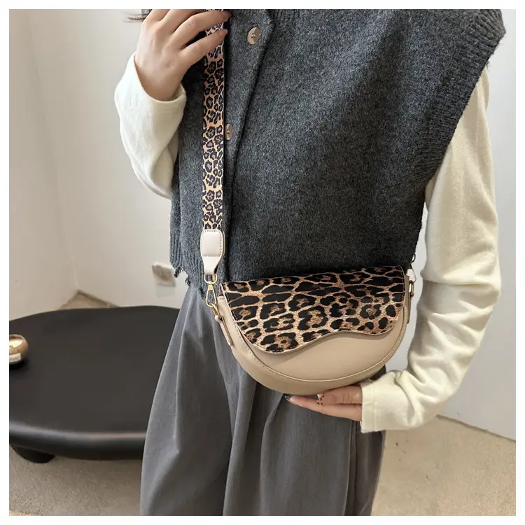 Leopard Print Saddle Bag with Wide Strap 2024 — feature 12