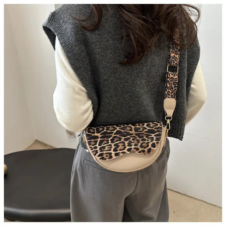 Leopard Print Saddle Bag with Wide Strap 2024 — feature 14