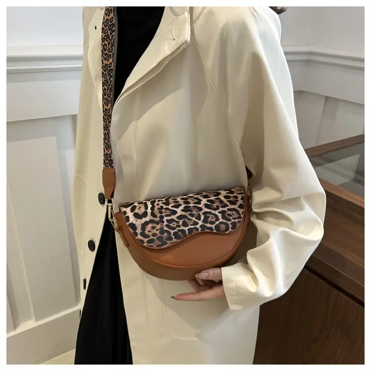 Leopard Print Saddle Bag with Wide Strap 2024 — feature 17