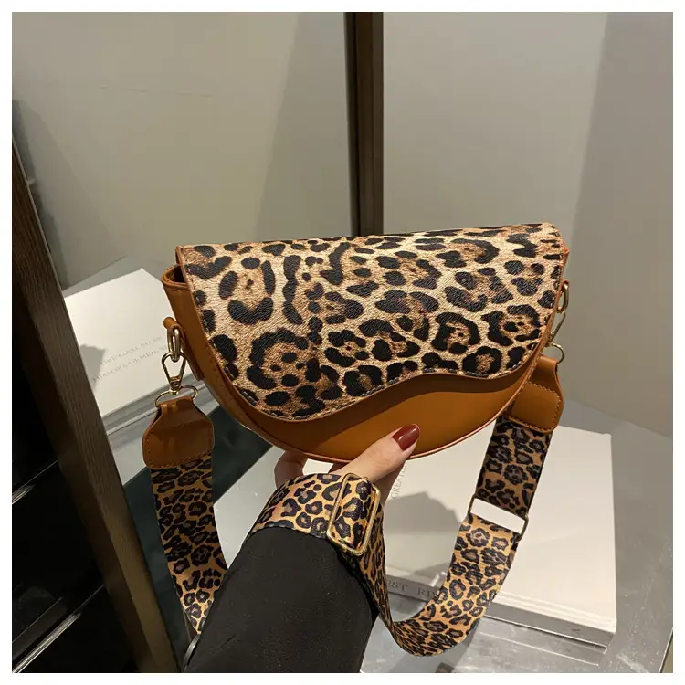Leopard Print Saddle Bag with Wide Strap 2024 — feature 22