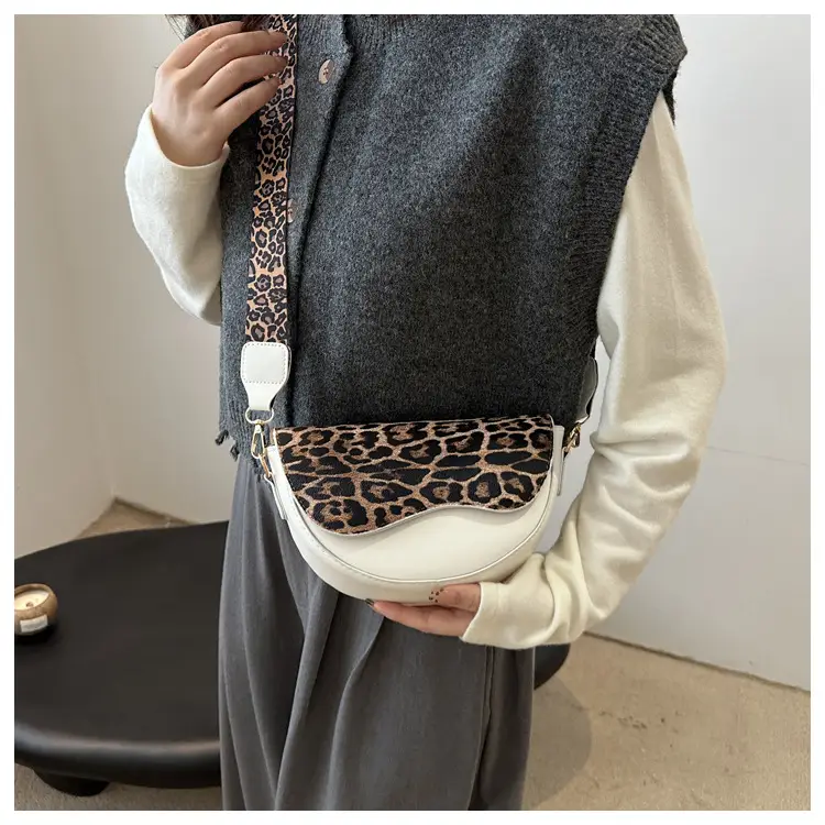 Leopard Print Saddle Bag with Wide Strap 2024 — feature 9