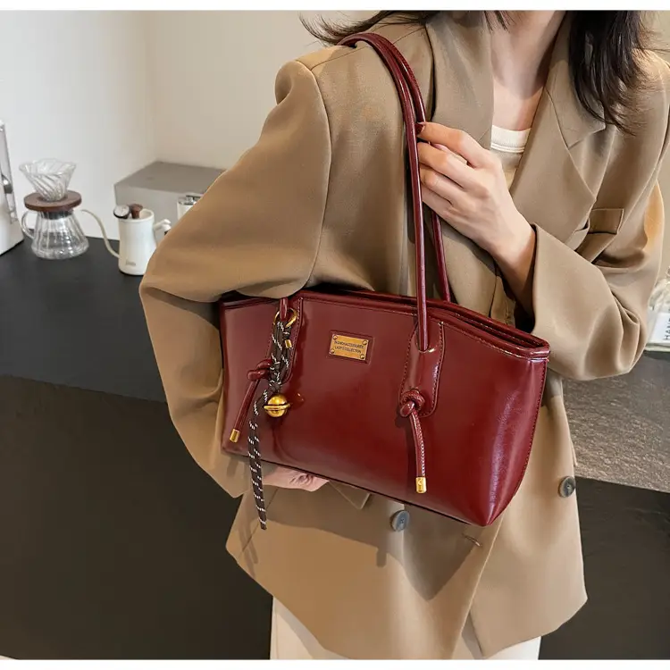 Women's French Retro Shoulder Bag Brown 2024 Winter — feature 14