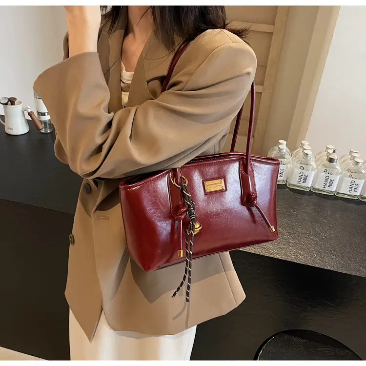 Women's French Retro Shoulder Bag Brown 2024 Winter — feature 16