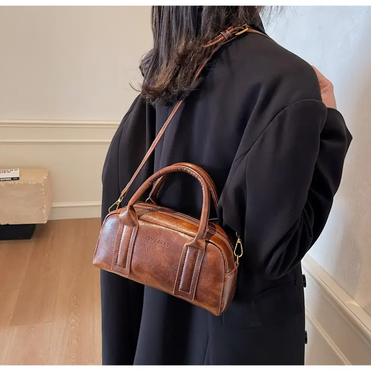 Women Crossbody Bag Winter Vintage Crossbody Shoulder Bag 2026 — feature 10
