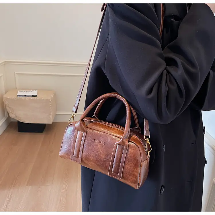 Women Crossbody Bag Winter Vintage Crossbody Shoulder Bag 2026 — feature 11