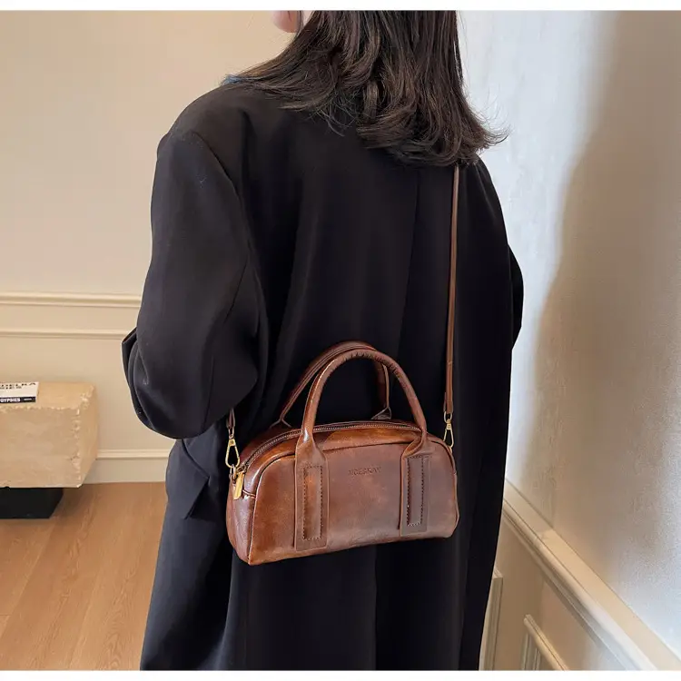 Women Crossbody Bag Winter Vintage Crossbody Shoulder Bag 2026 — feature 12