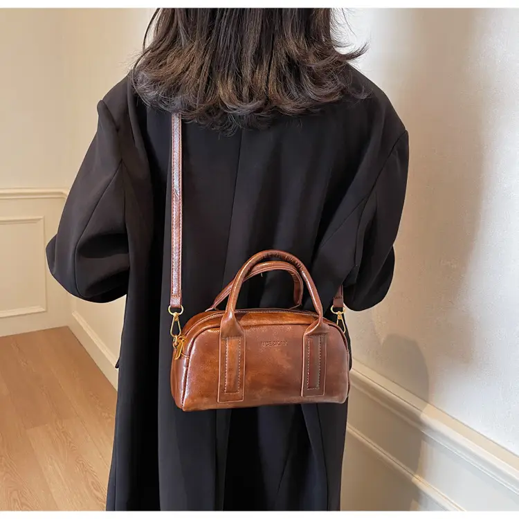 Women Crossbody Bag Winter Vintage Crossbody Shoulder Bag 2026 — feature 13