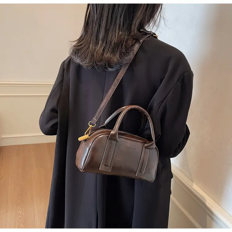 Women Crossbody Bag Winter Vintage Crossbody Shoulder Bag 2026 — feature 14