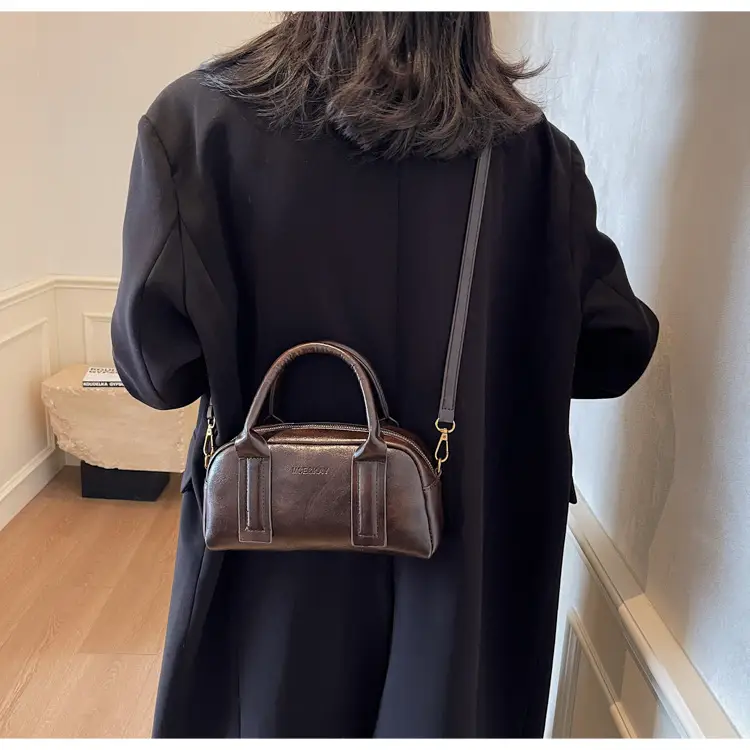 Women Crossbody Bag Winter Vintage Crossbody Shoulder Bag 2026 — feature 15