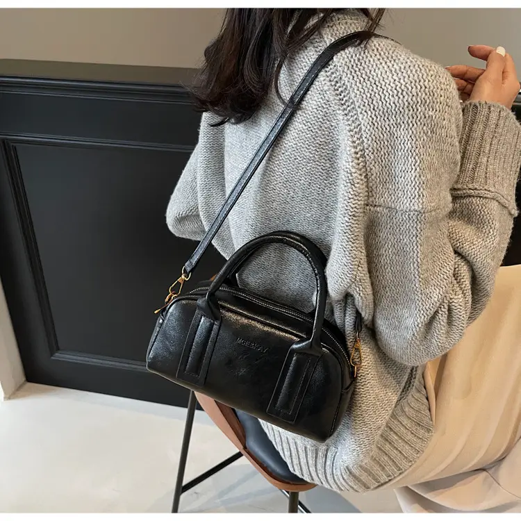 Women Crossbody Bag Winter Vintage Crossbody Shoulder Bag 2026 — feature 18