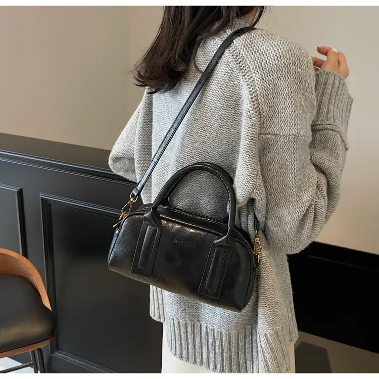 Women Crossbody Bag Winter Vintage Crossbody Shoulder Bag 2026 — feature 19