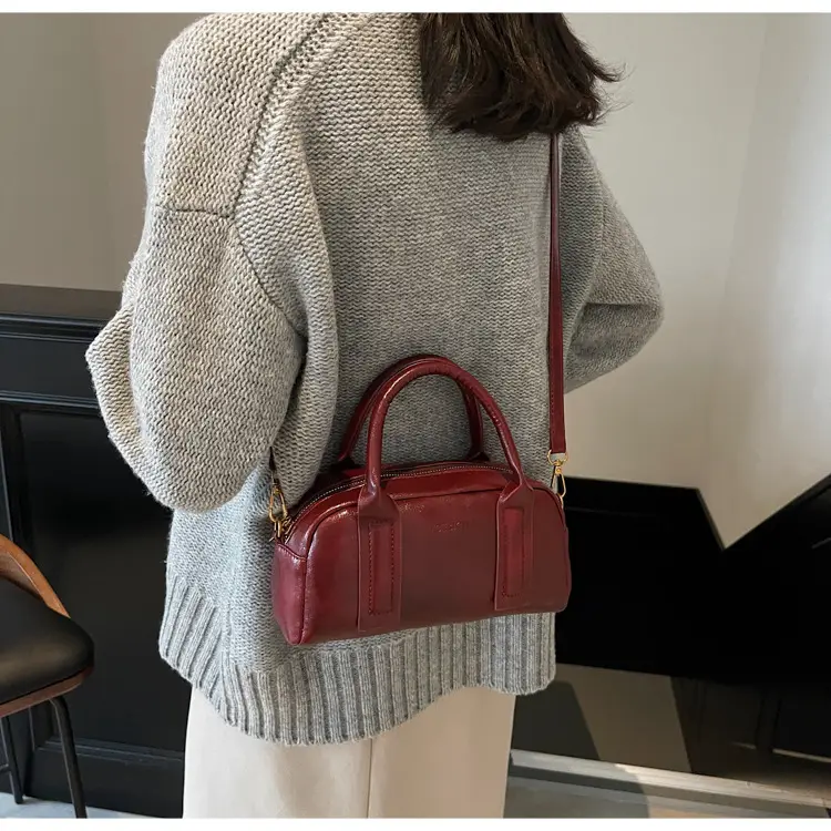 Women Crossbody Bag Winter Vintage Crossbody Shoulder Bag 2026 — feature 25