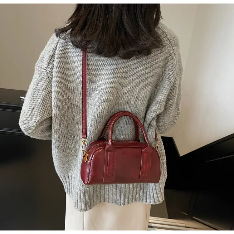 Women Crossbody Bag Winter Vintage Crossbody Shoulder Bag 2026 — feature 26