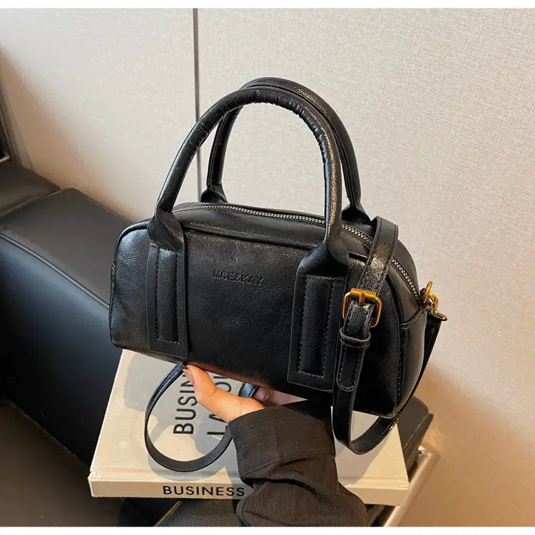 Women Crossbody Bag Winter Vintage Crossbody Shoulder Bag 2026 — feature 40