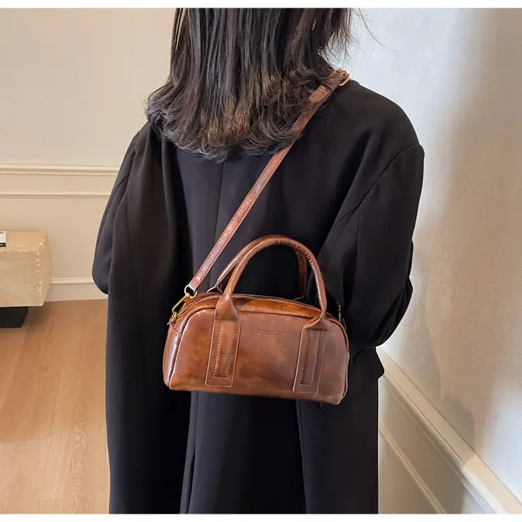 Women Crossbody Bag Winter Vintage Crossbody Shoulder Bag 2026 — feature 9