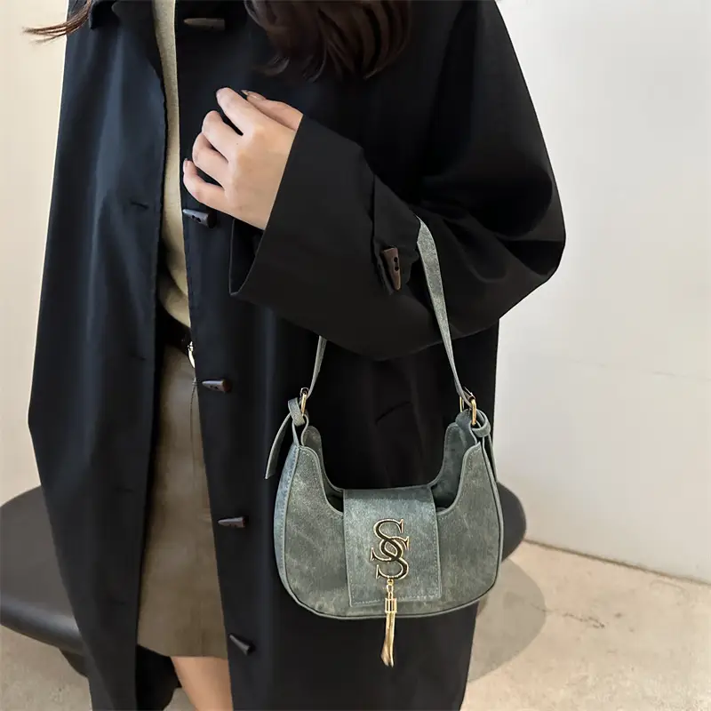 Retro Elegant Crescent Bag Grey Shoulder Bag Winter Luxury - Image 8