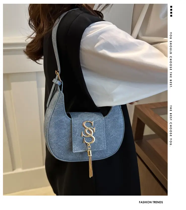 Retro Elegant Crescent Bag Grey Shoulder Bag Winter Luxury — feature 1