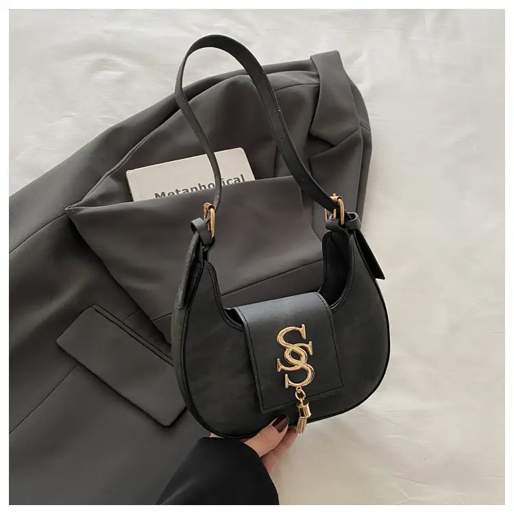 Retro Elegant Crescent Bag Grey Shoulder Bag Winter Luxury — feature 12
