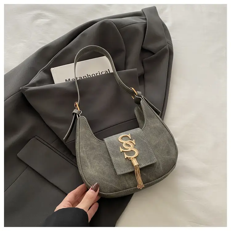 Retro Elegant Crescent Bag Grey Shoulder Bag Winter Luxury — feature 13