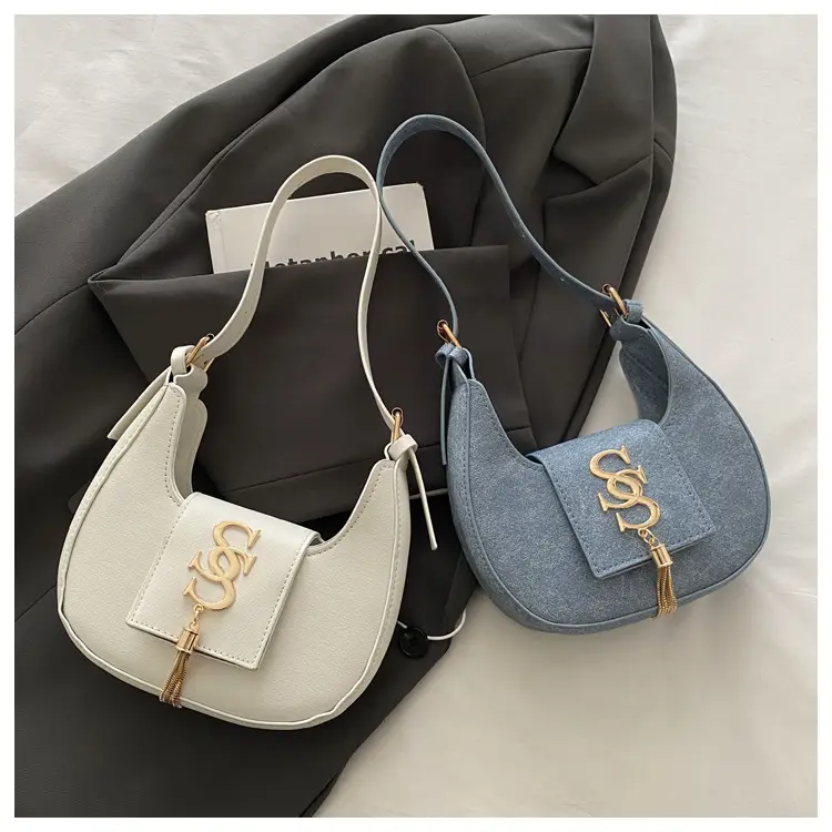 Retro Elegant Crescent Bag Grey Shoulder Bag Winter Luxury — feature 19