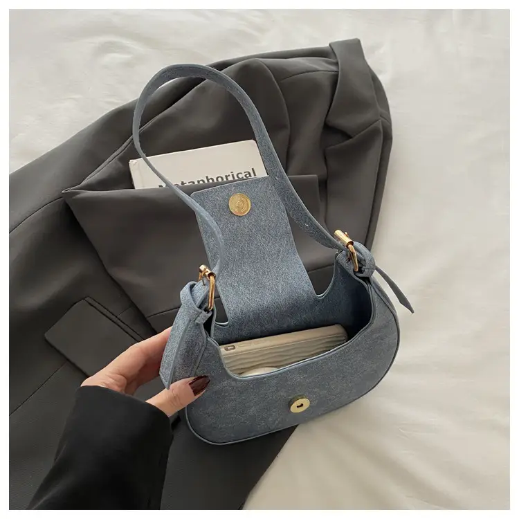 Retro Elegant Crescent Bag Grey Shoulder Bag Winter Luxury — feature 20