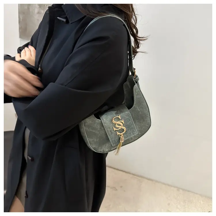 Retro Elegant Crescent Bag Grey Shoulder Bag Winter Luxury — feature 27