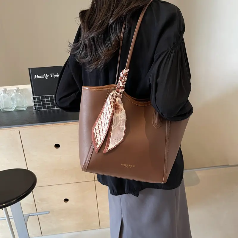 Women's Large Capacity Shoulder Bag Winter 2025 - Image 7