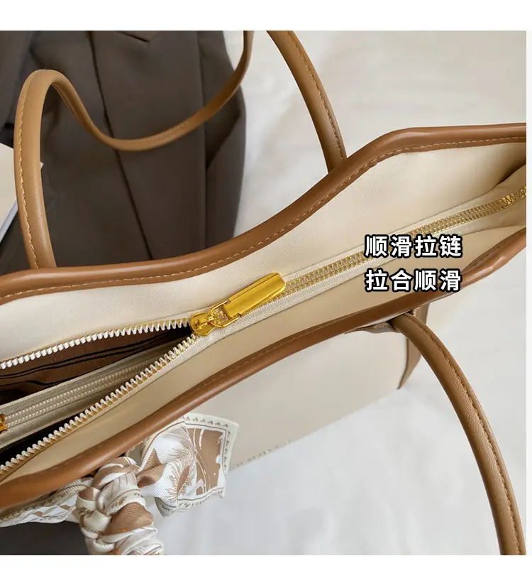 Women's Large Capacity Shoulder Bag Winter 2025 — feature 5