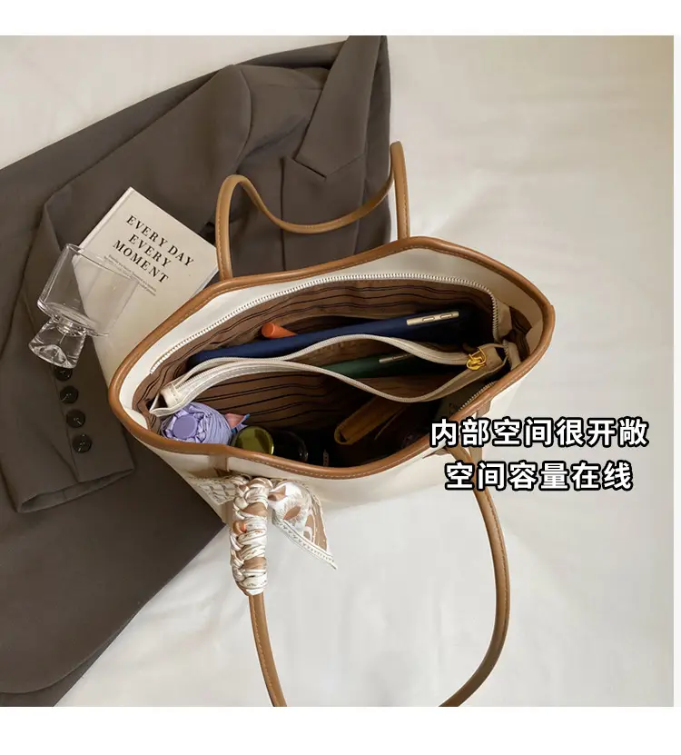 Women's Large Capacity Shoulder Bag Winter 2025 — feature 8