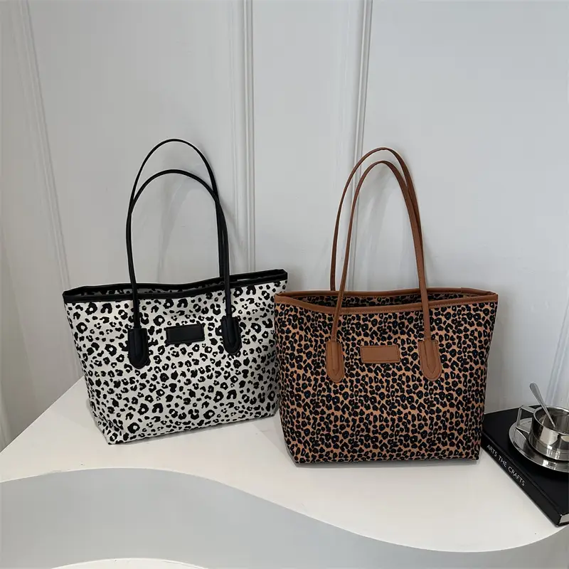 Retro Leopard Shoulder Bag with Textured Handle - Image 6