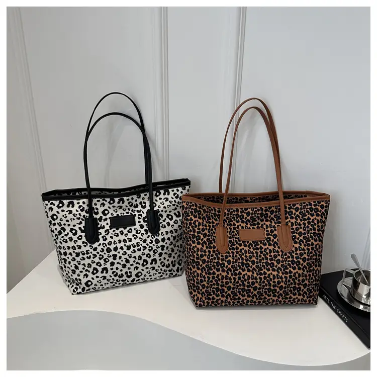 Retro Leopard Shoulder Bag with Textured Handle — feature 11