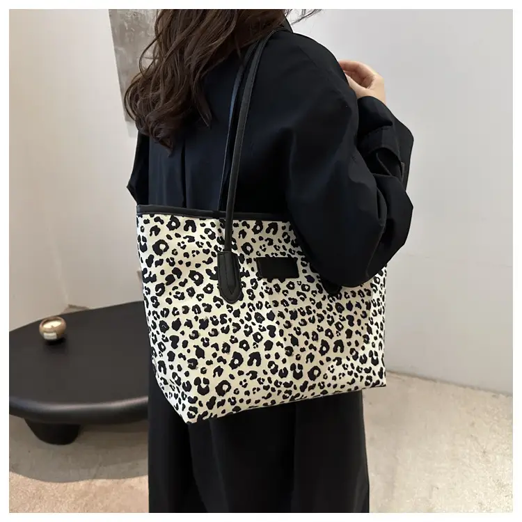 Retro Leopard Shoulder Bag with Textured Handle — feature 13