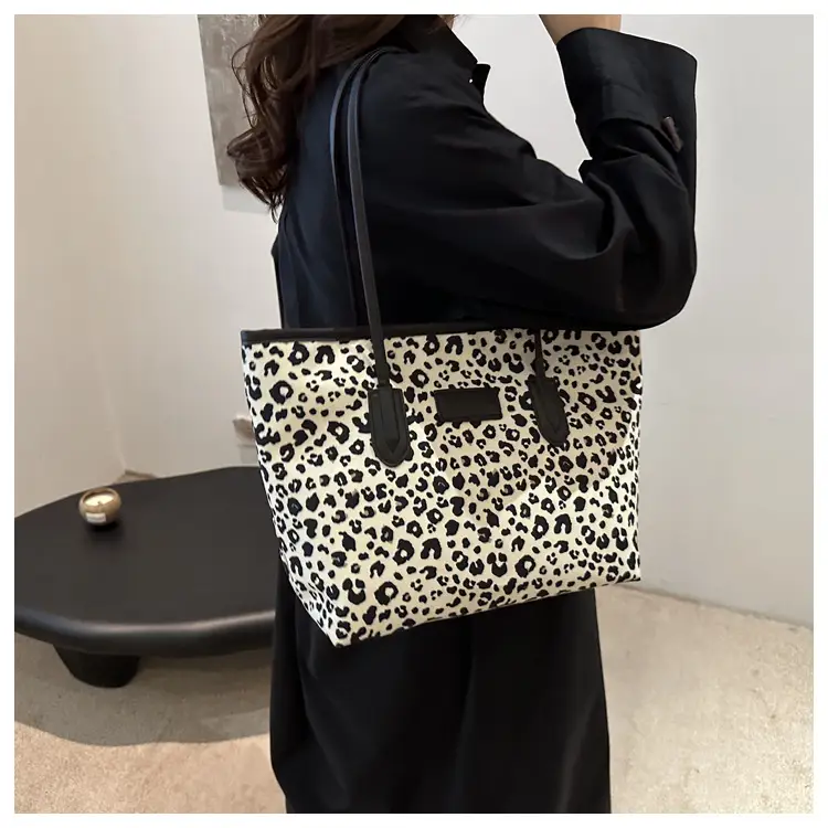 Retro Leopard Shoulder Bag with Textured Handle — feature 14
