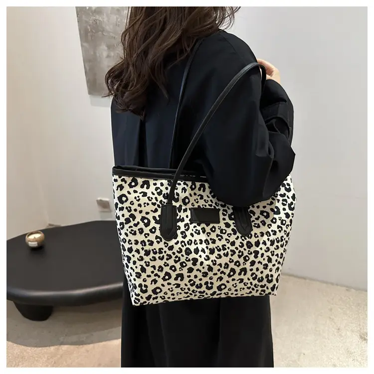 Retro Leopard Shoulder Bag with Textured Handle — feature 16