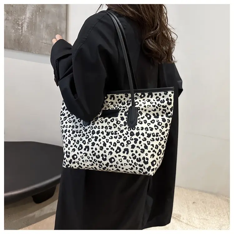 Retro Leopard Shoulder Bag with Textured Handle — feature 17