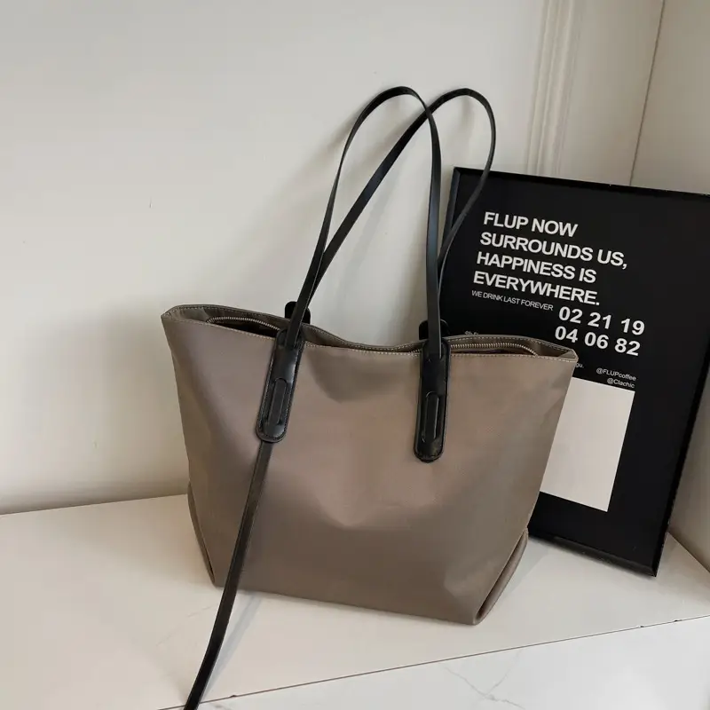 Fashionable Women's Tan Shoulder Bag 2025 Autumn