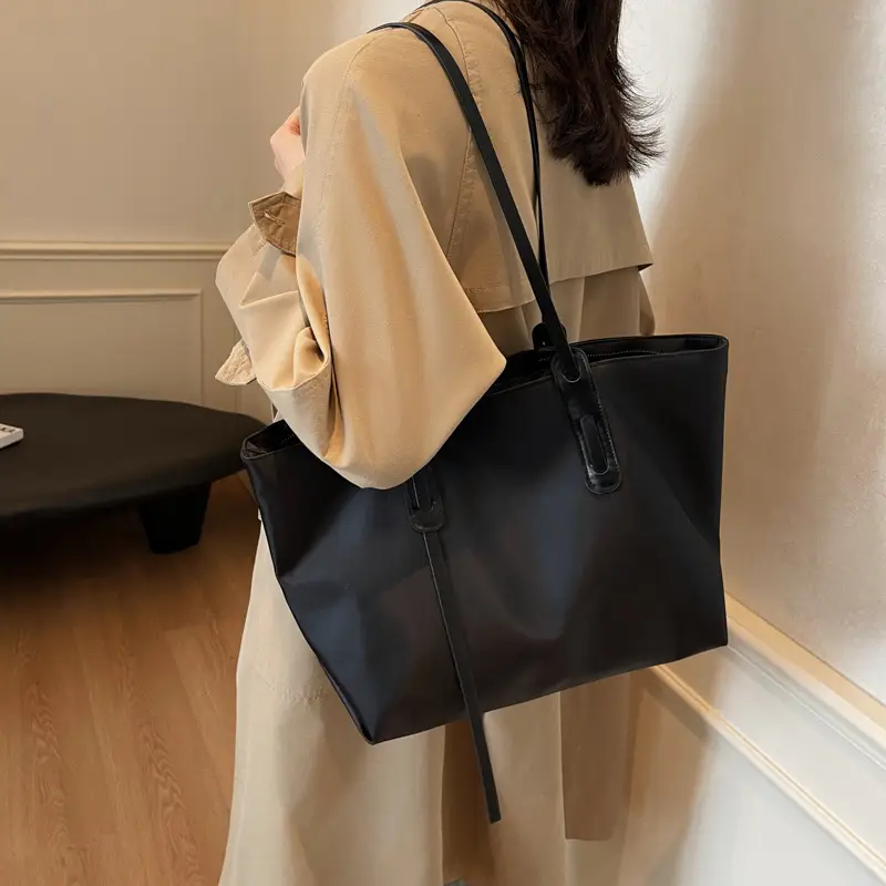 Fashionable Women's Tan Shoulder Bag 2025 Autumn