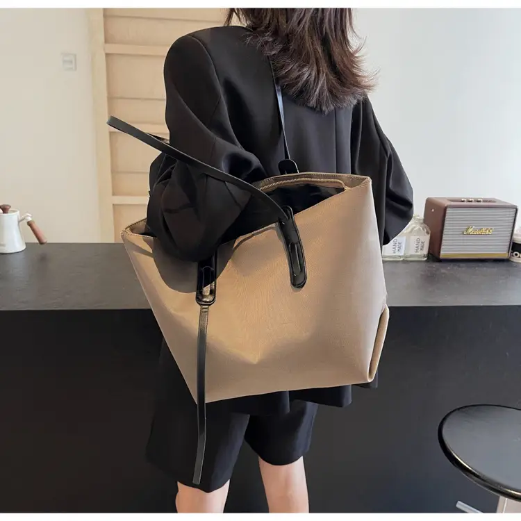 Fashionable Women's Tan Shoulder Bag 2025 Autumn — feature 13