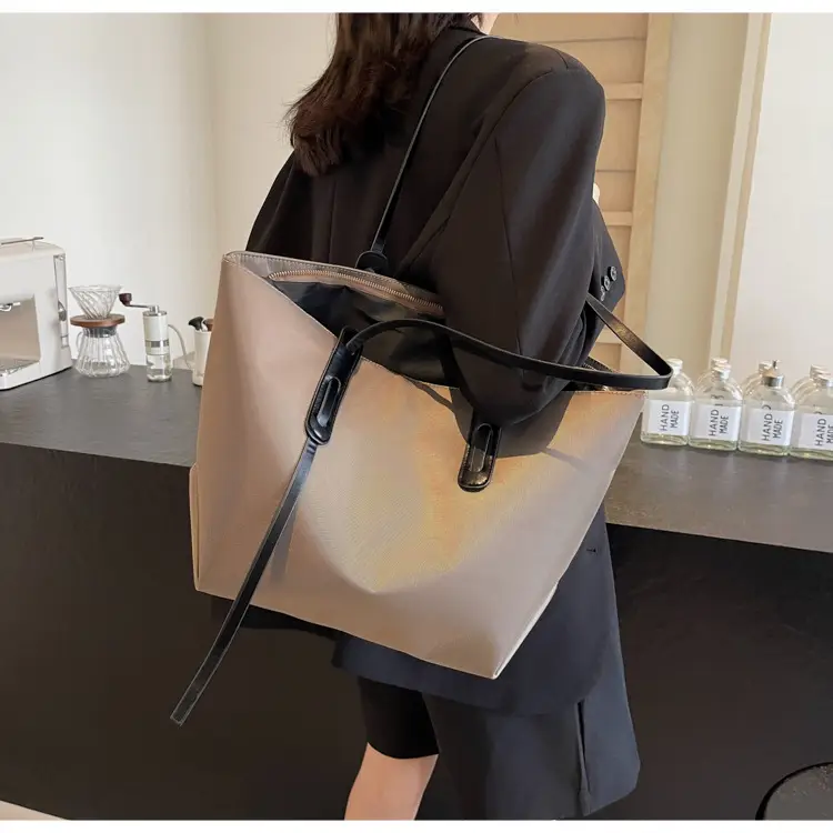 Fashionable Women's Tan Shoulder Bag 2025 Autumn — feature 15