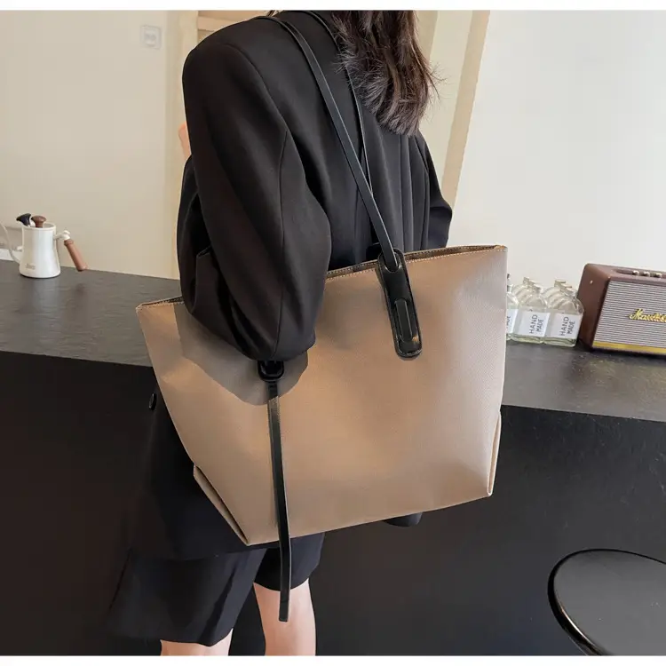 Fashionable Women's Tan Shoulder Bag 2025 Autumn — feature 18