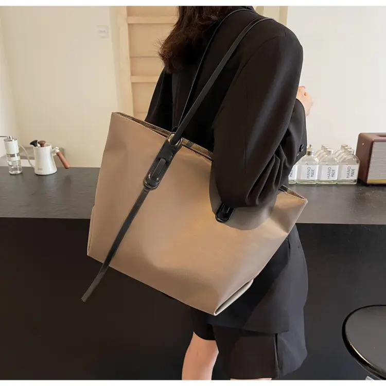 Fashionable Women's Tan Shoulder Bag 2025 Autumn — feature 23