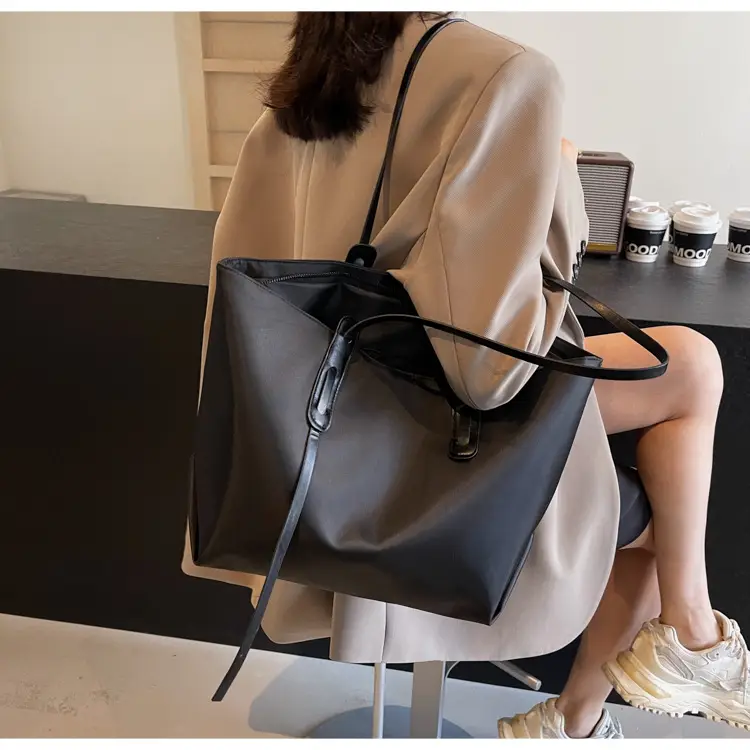 Fashionable Women's Tan Shoulder Bag 2025 Autumn — feature 25